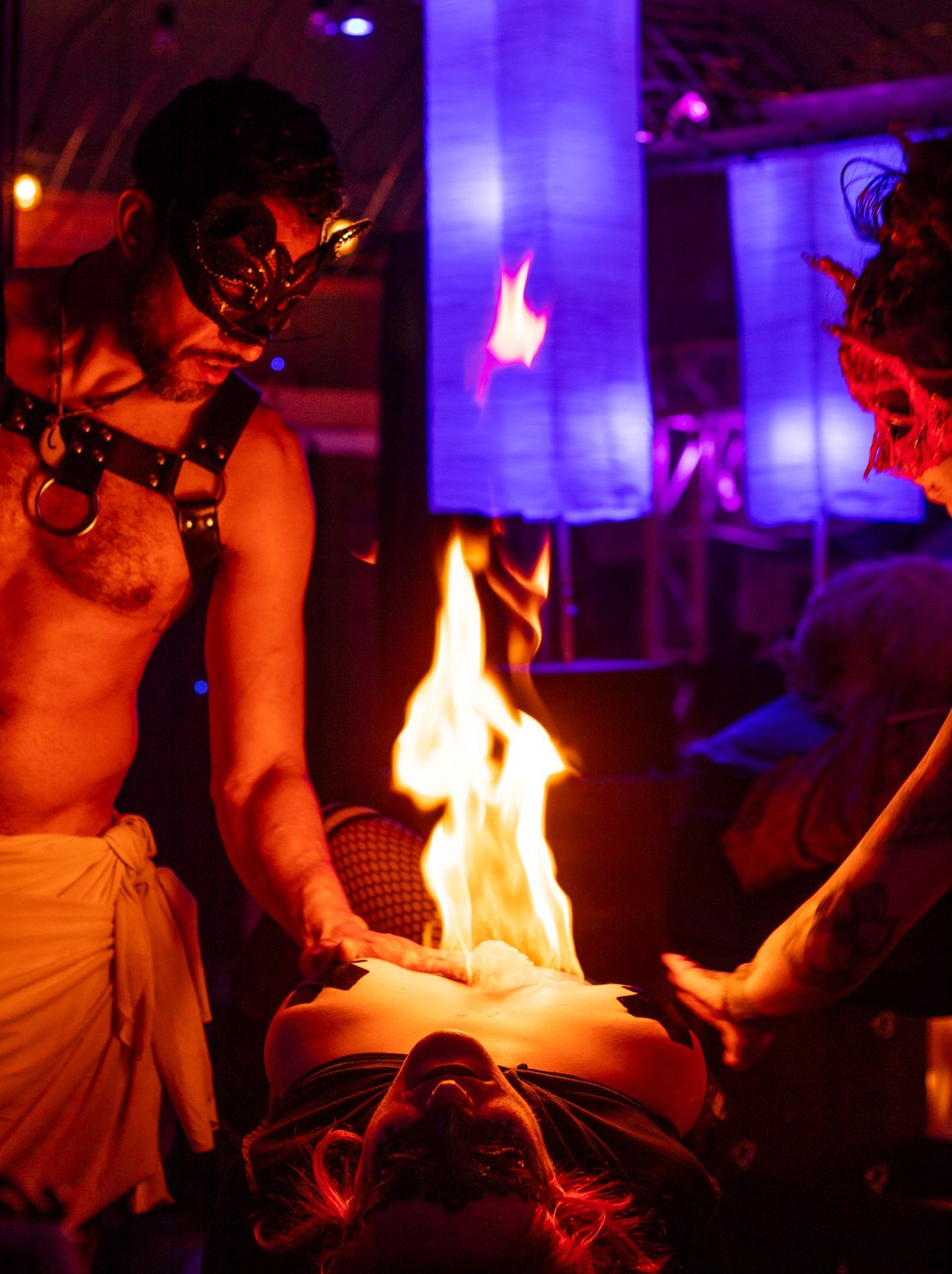Kinky lifestyle body fire play